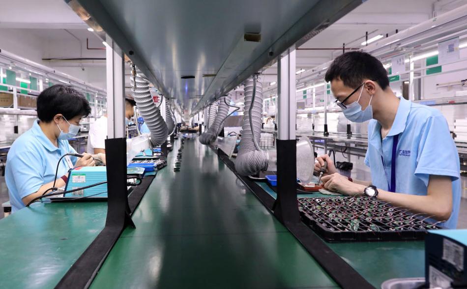 新華社記者 黃國保 攝針對跨境貨物進出口業(yè)務(wù)不暢問題,東莞市商務(wù)局